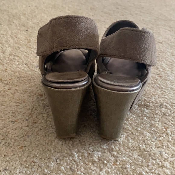 WOMENS KENNETH COLE REACTION HEEL - Picture 3 of 3